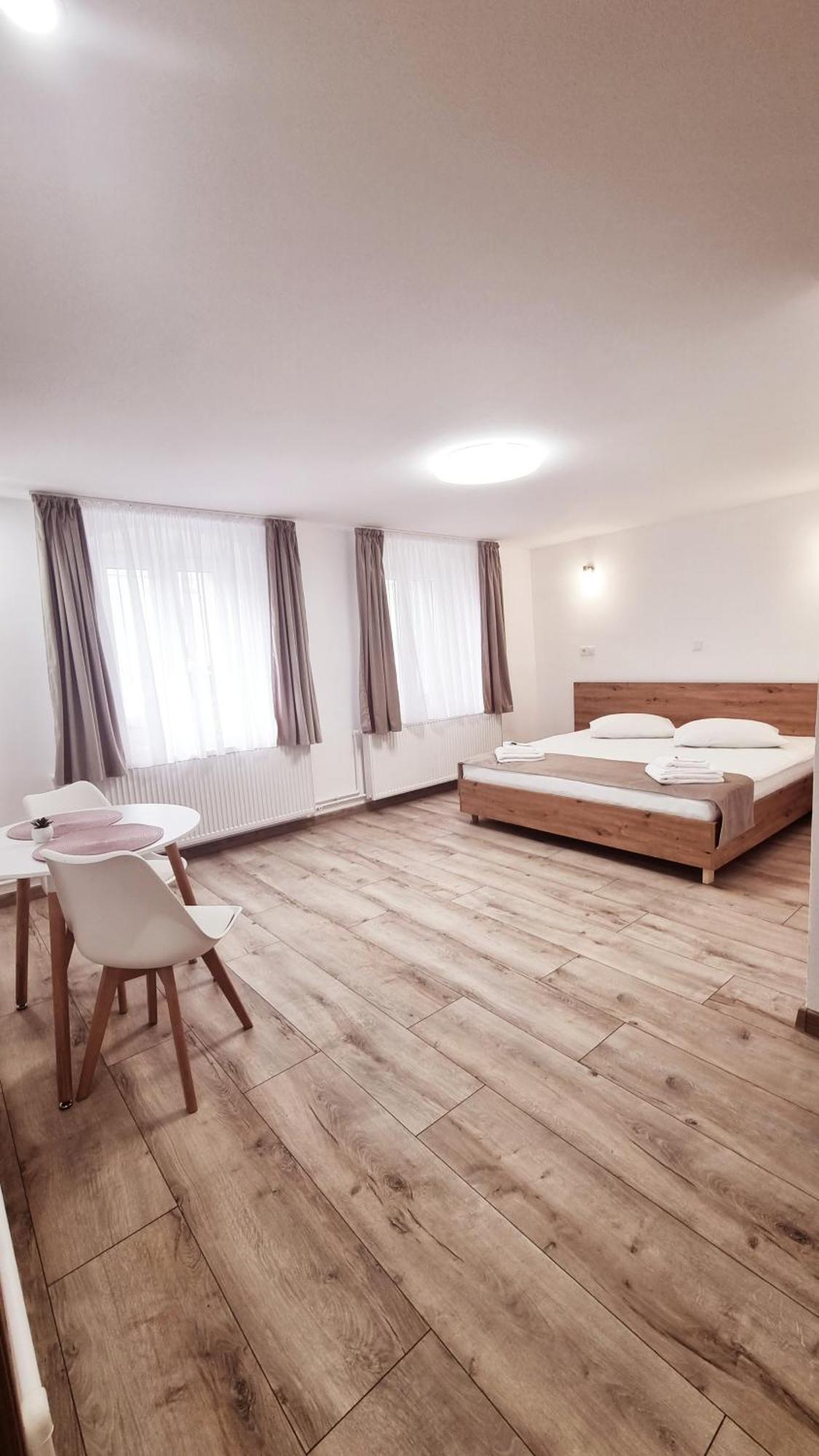 ホテル Lindenhaus シビウ エクステリア 写真